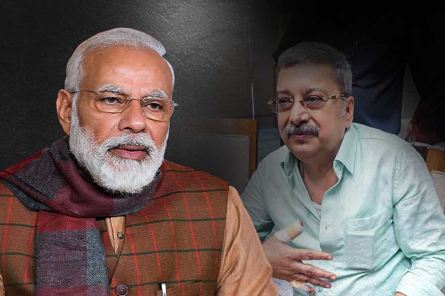 PM Modi asks Kalyan Banerjee about his health