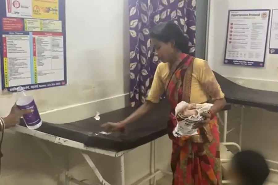 Pregnant Woman Allegedly Made To Clean Hospital Bed In Madhya Pradesh