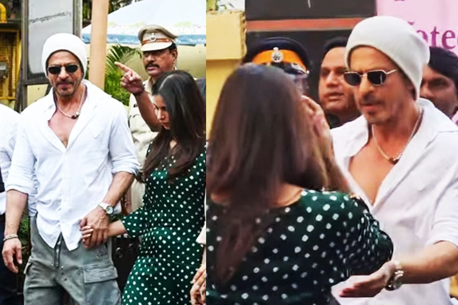 Shah Rukh Khan Holds Suhana Khan Close As They Get Mobbed At Polling Booth