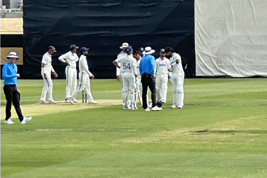 KL Rahul injured during India practice at Perth