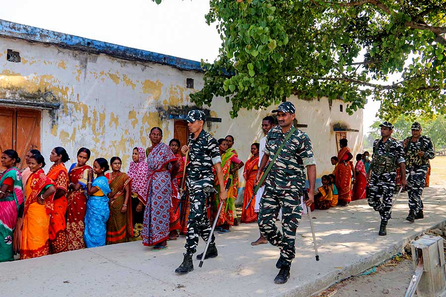 Election Live Update: TMC candidate of Madarihat cast his vote