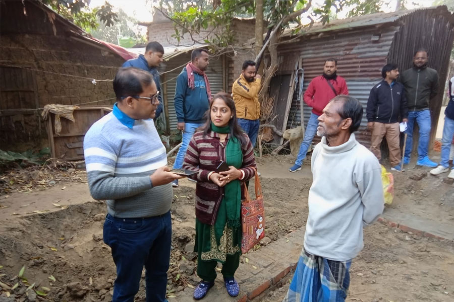 Officials of Balurghat Municipality inspected the work of Awas Yojana