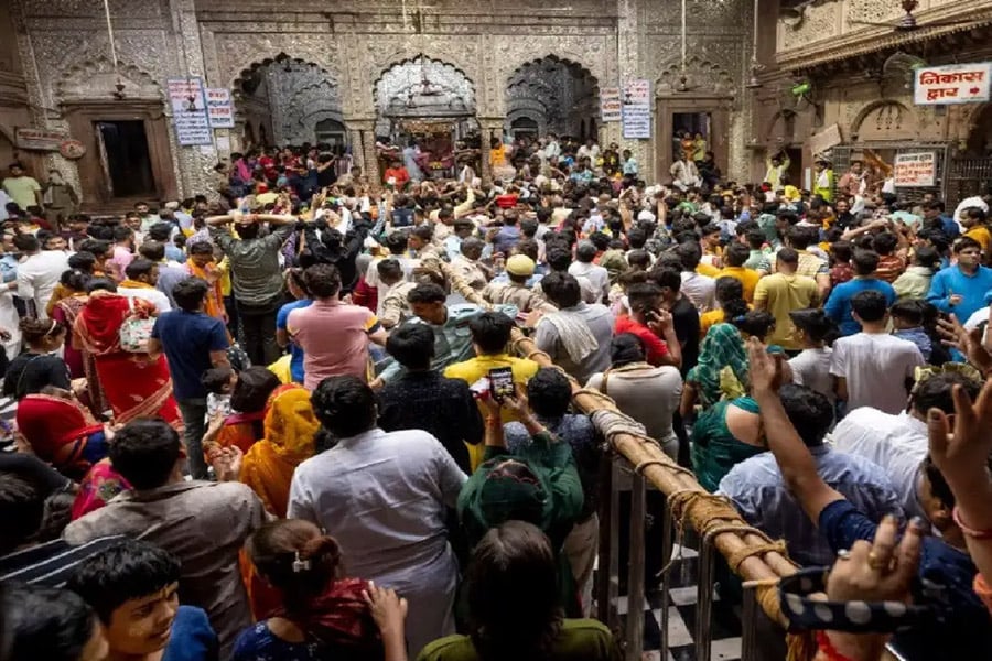 Vrindavan Banke Bihar temple urges visitors to dress 'respectfully'