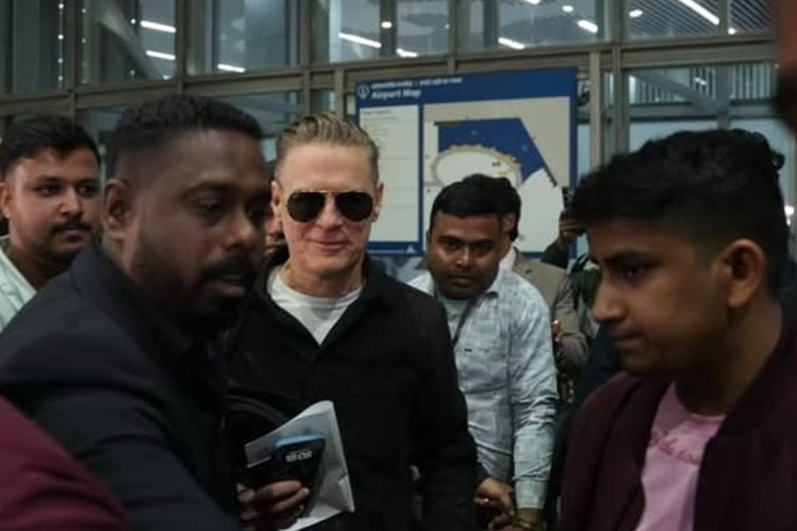 Rock Legend Bryan Adams reaches Kolkata