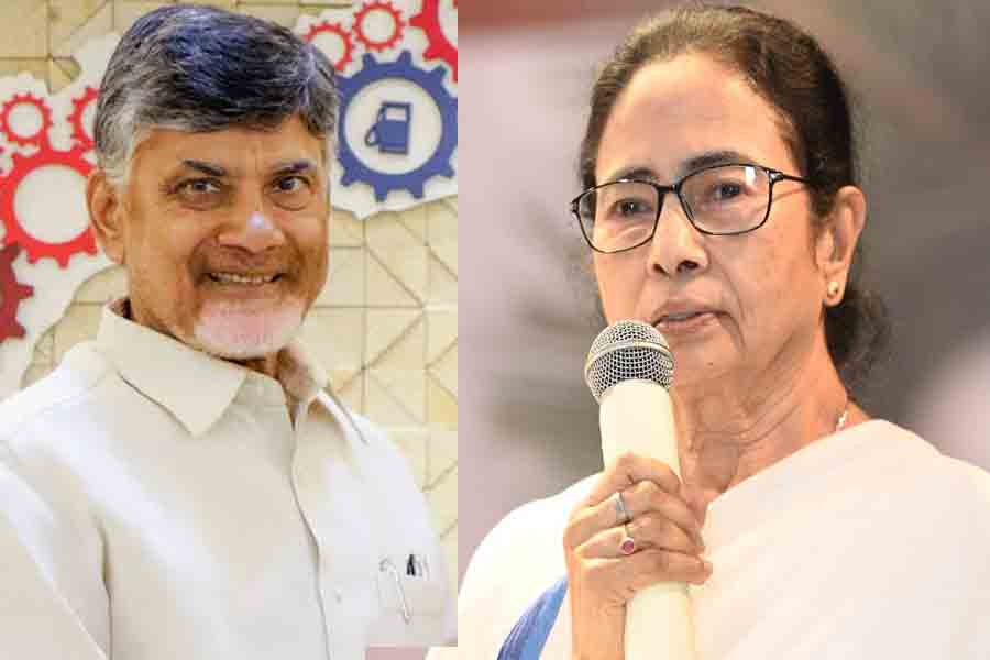 ADR report says Chandrababu Naidu richest CM, Mamata Banerjee poorest