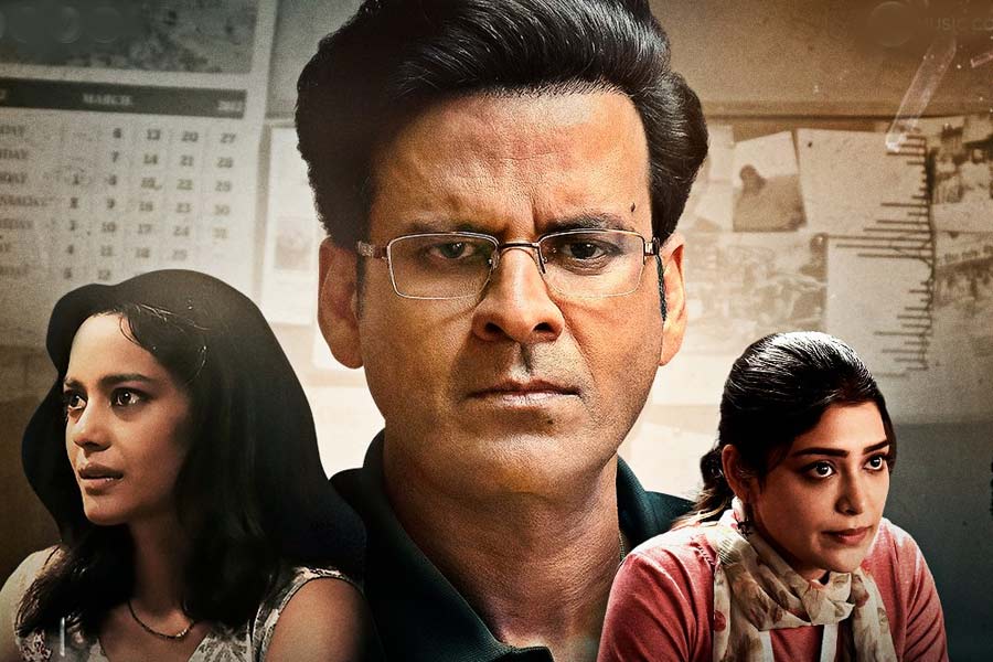 Despatch Film Review, it's all about Manoj Bajpayee