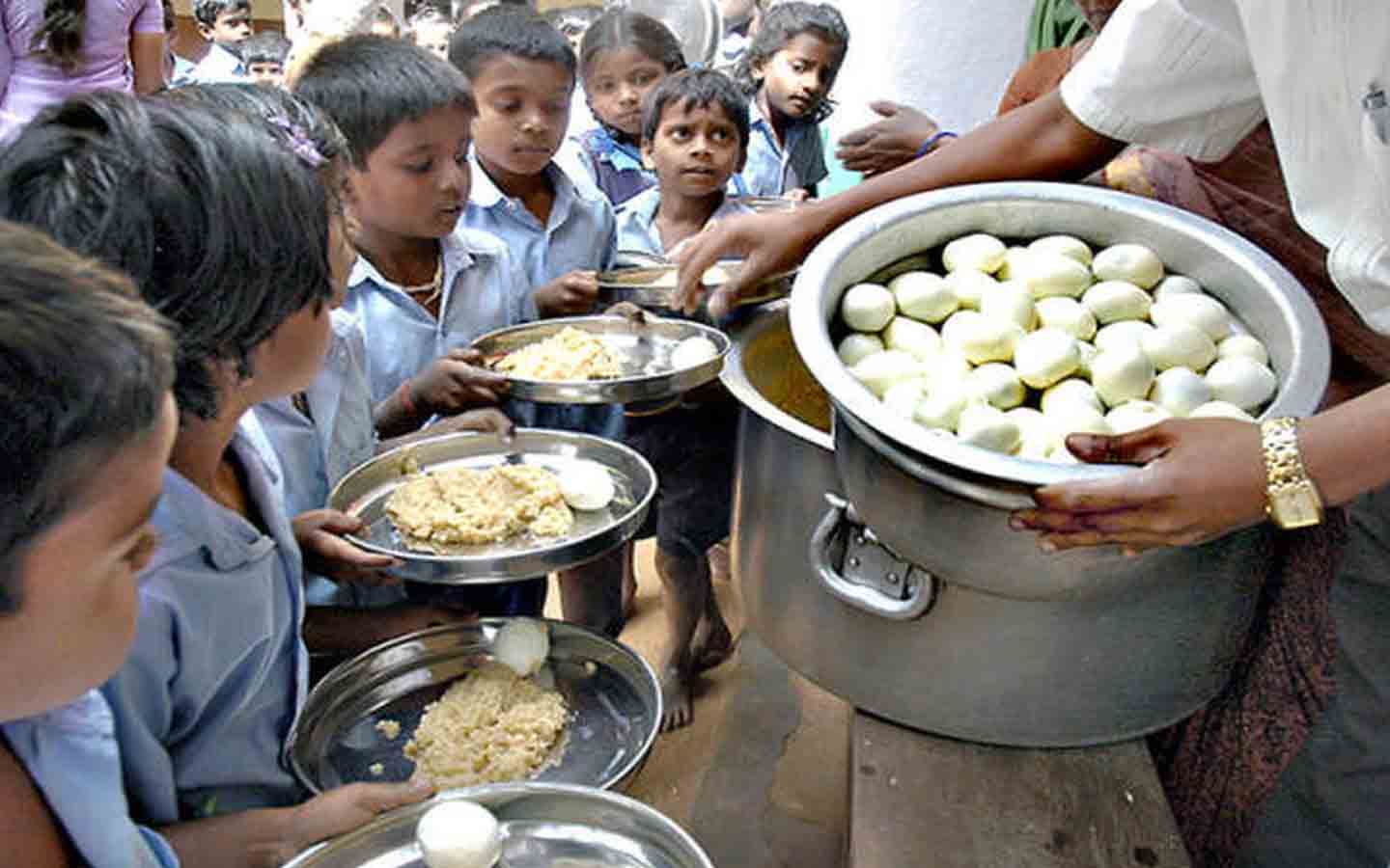 Egg price hike, school in tension for Mid day meal