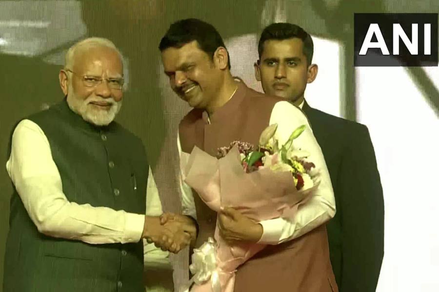 Devendra Fadnavis takes oath as CM of Maharashtra, Ajit Pawar and Eknath Shinde take oath as deputy CM