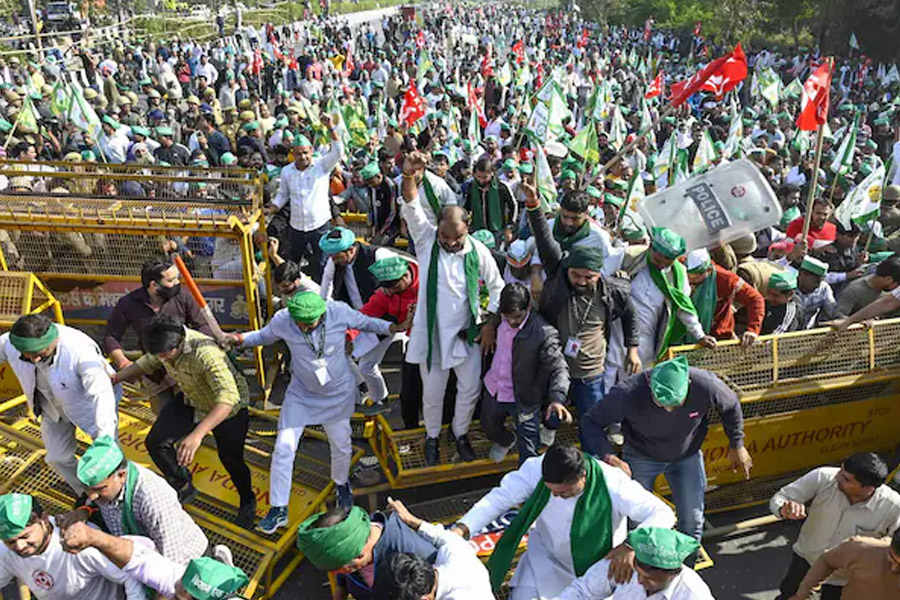 Delhi braces for traffic jam as farmers plan march Today