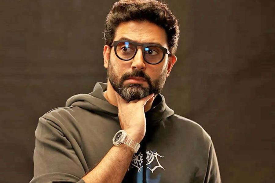 Actor Abhishek Bachchan’s recent video from the Filmfare OTT Awards has gone viral