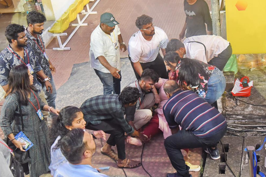 MLA Uma Thomas falls off stage, seriously hurt