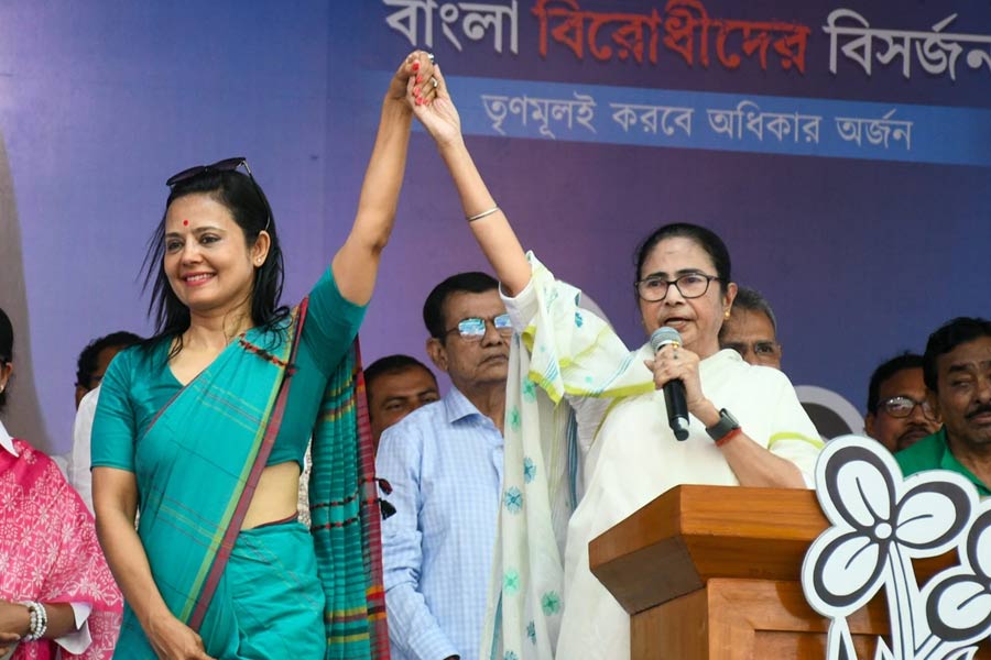 Mamata Banerjee does not give importance to the allegation against TMC MP Mahua Moitra