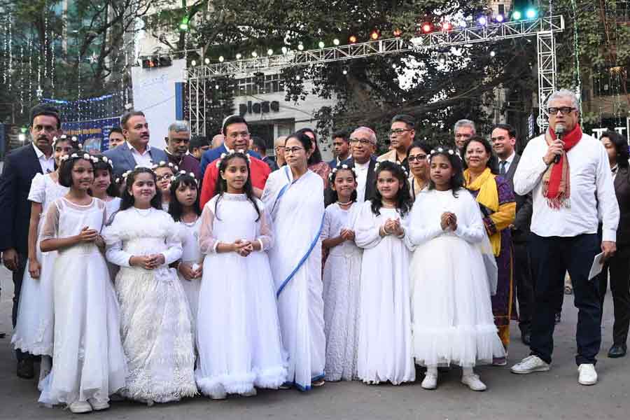 WB CM Mamata Banerjee compose a song for Christmas