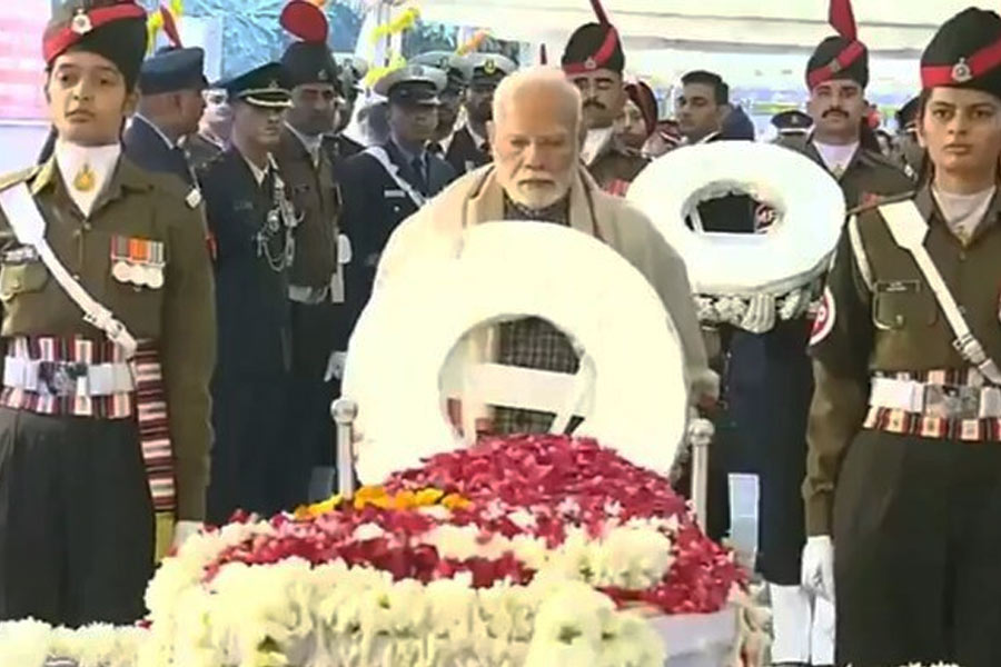 PM Modi and President Murmu pays his last respects to former PM Manmohan Singh