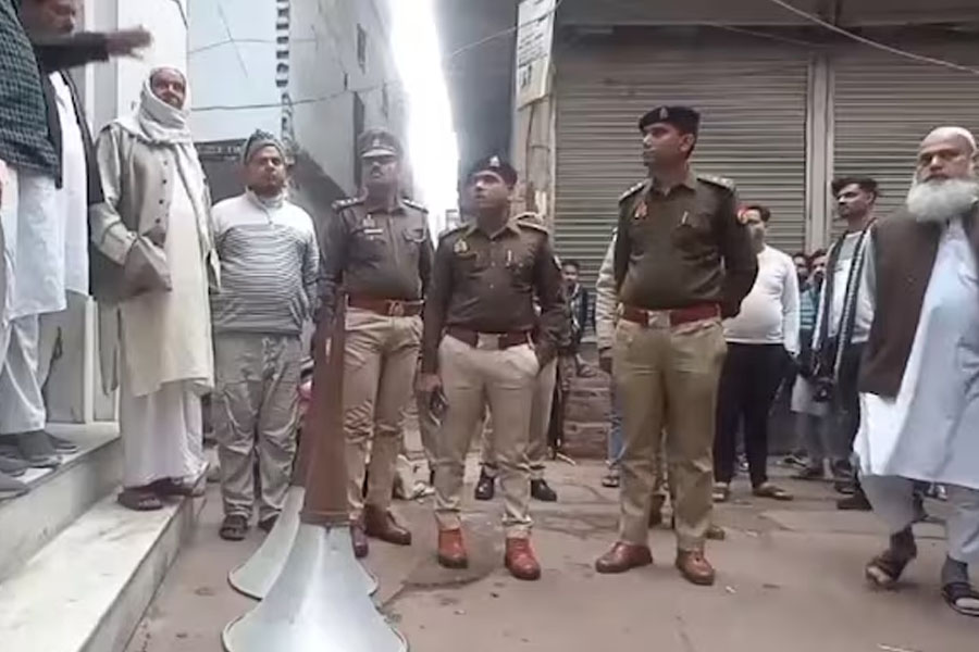 Police remove loudspeakers from mosque after noise complaints in UP's Firozabad