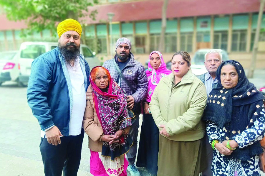 Indian Woman Deceived By Travel Agent Returns From Pakistan After 22 Years