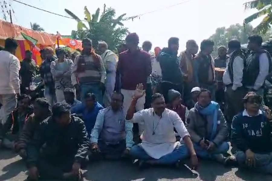 BJP and TMC workers clashes each other in Ramnagar