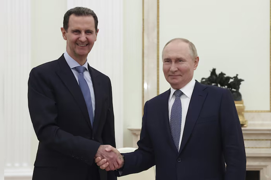 Russia Claims Assad left Syria after giving orders for peaceful power handover