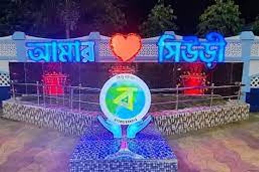 Youth theft love glow shine board from road in Suri