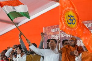 Suvendu Adhikari protesting at Petrapol against Bangladesh Hindu oppression