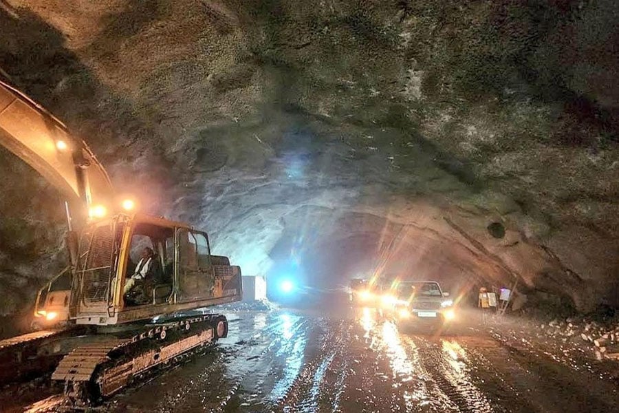 Tunnel collapsed on Delhi-Mumbai expressway in Rajasthan, four laborers buried