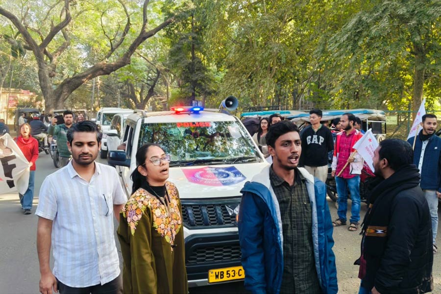 SFI protests in Vishva Bharati campus demanding early election of Students union held 17 years