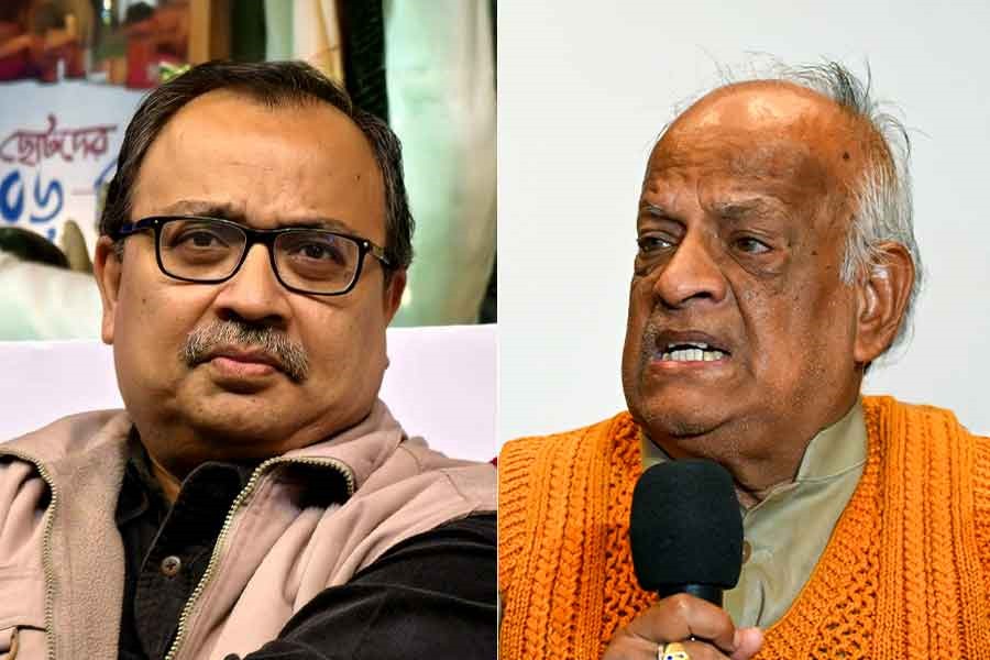 Kunal Ghosh will meet Rabindra Ghosh, lawyar of Chinmoy Prabhu at Barrackpore on December 31