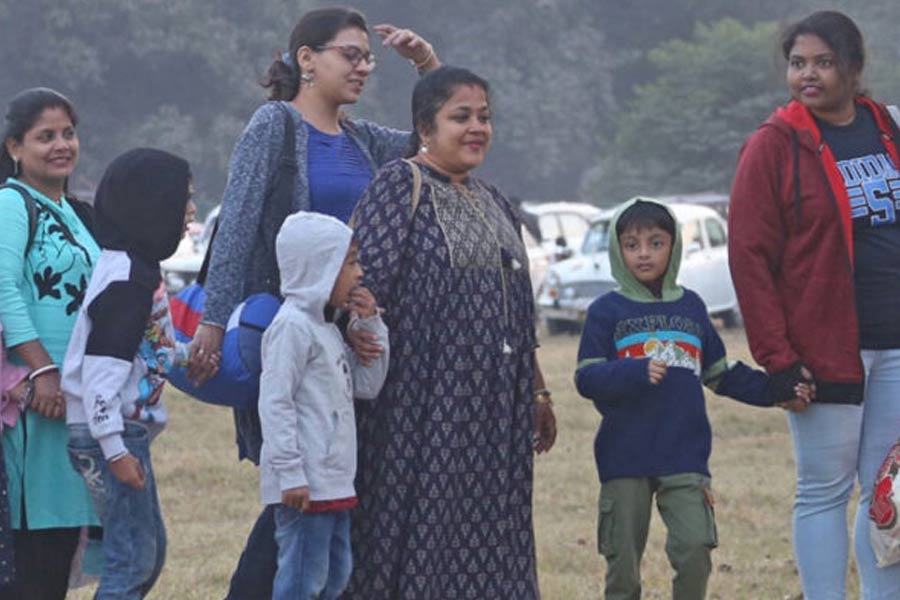 Weather Update in West Bengal: people feel proper weather of winter season on the last day of 2024