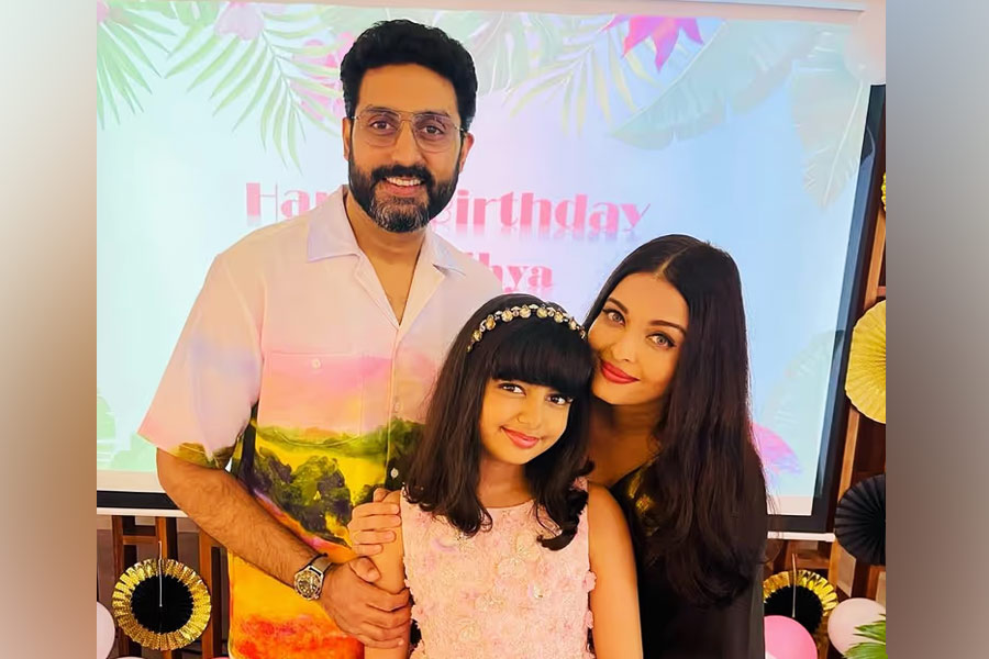 Abhishek Bachchan Blushes As Talks About Having Second Child With Aishwarya Rai