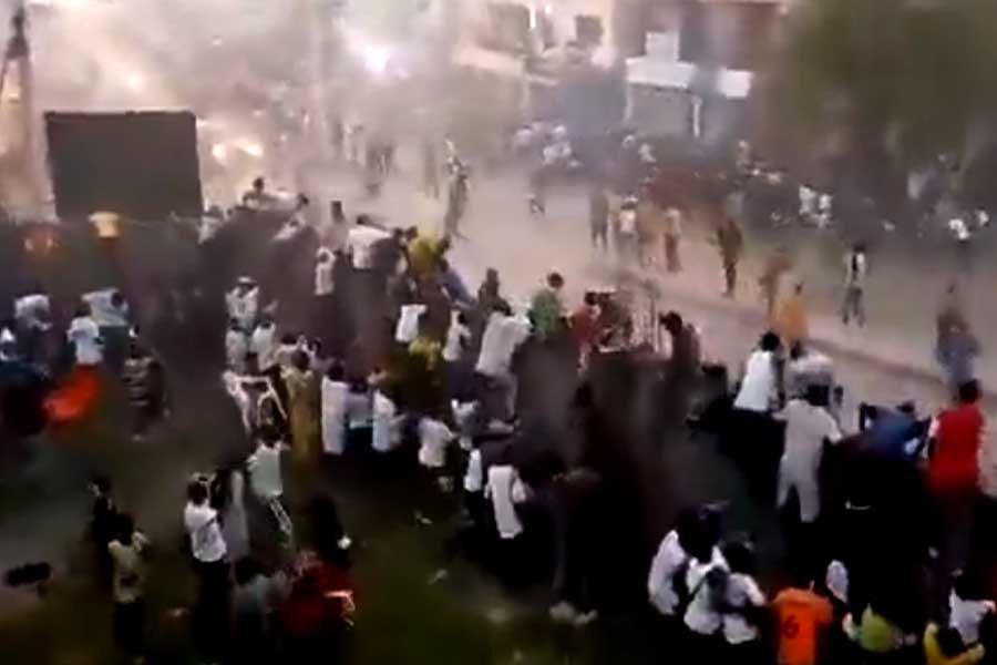 Atleast 100 died in football match at Guinea