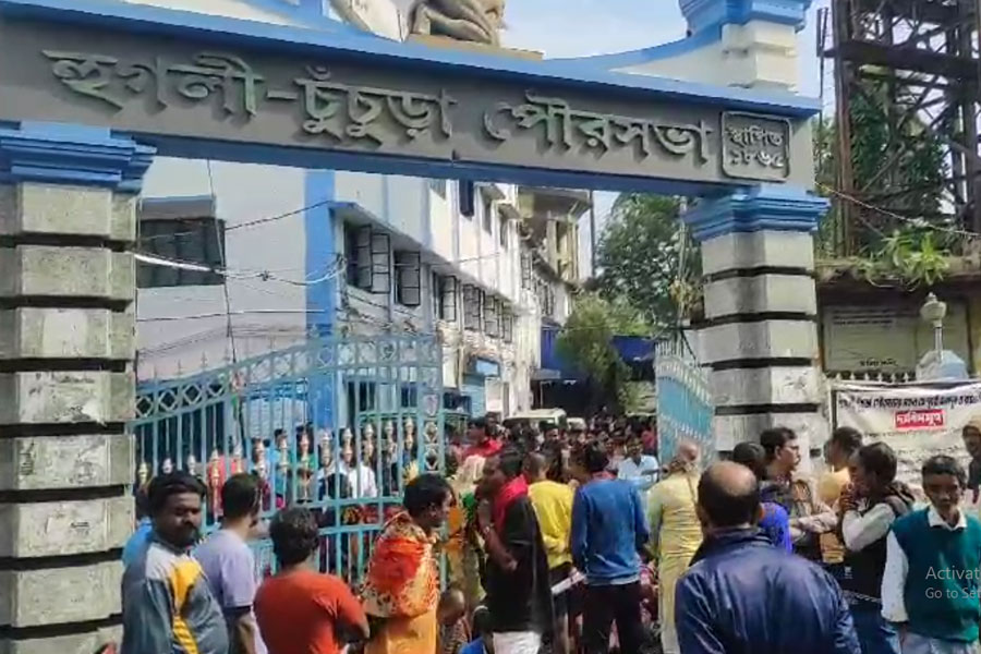 Temporary employees of Hooghly Chinsurah Municipality will get their salary by Tuesday