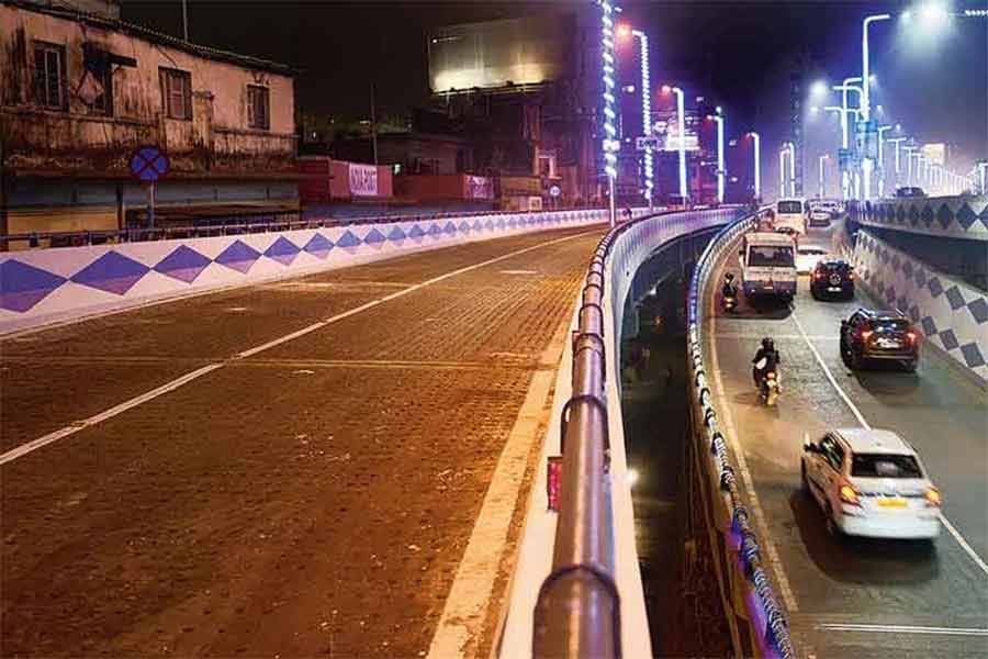 Bikes are prohibited in Maa Flyover from 10 pm