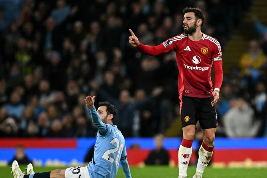 Manchester United beats city in EPL