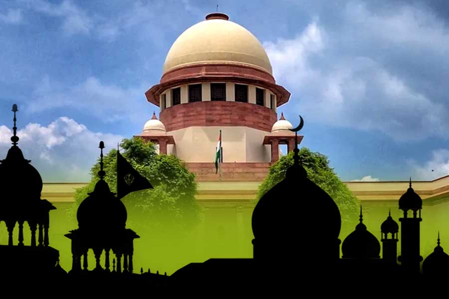 Supreme Court halts survey in religious places