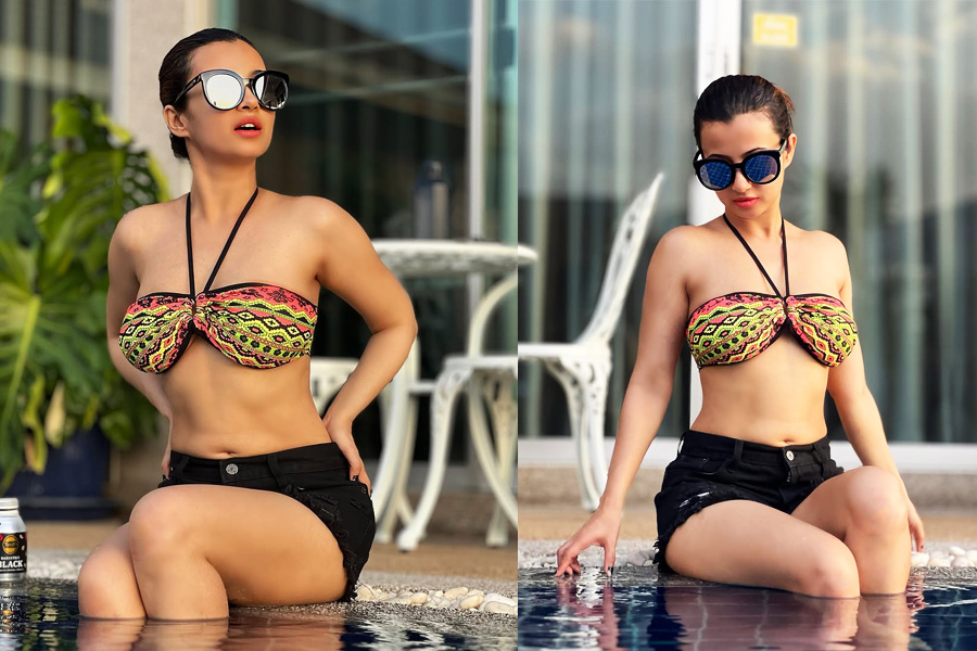 Monami Ghosh's bikini clad new photo goes viral