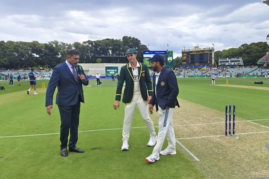 India wins toss, decided to bat in Adelaide test