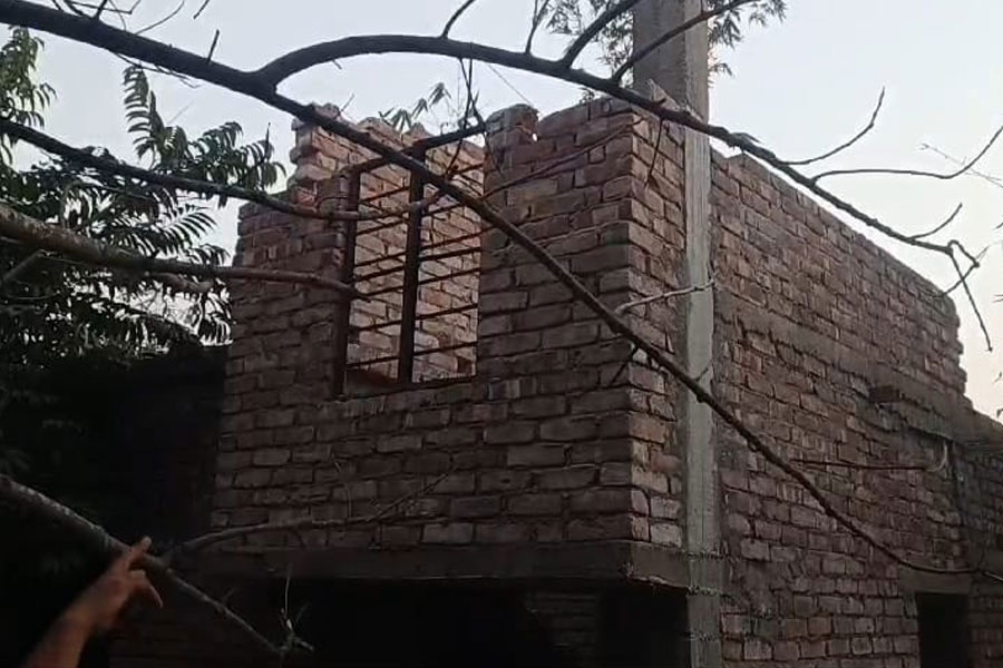 A child died after falling down the stairs of a house under construction in Uluberia