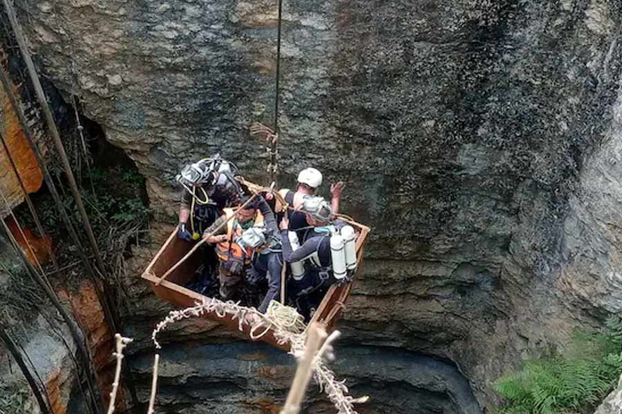 Body of 1 miner recovered from flooded coal mine in Assam