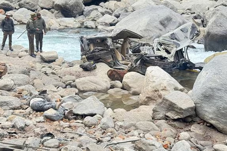 4 killed as vehicle plunges into gorge in Jammu and Kashmir's Kishtwar