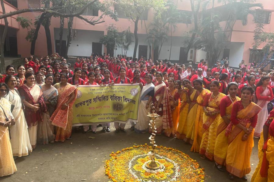 Jadavpur school celebrated its 75th anniversary