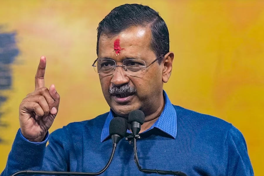 7 sulking MLAs quit AAP ahead of polls
