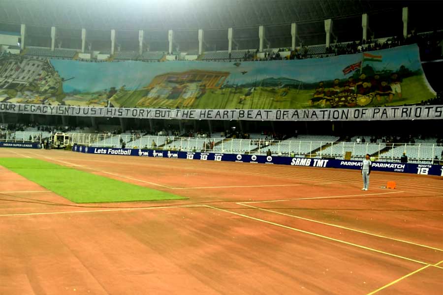 Mohun Bagan fan club unveils world's largest hand painted Tifo at Yuvabharati