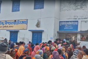 7 People Injured by broken brick wall in blanket distribution event at Malda