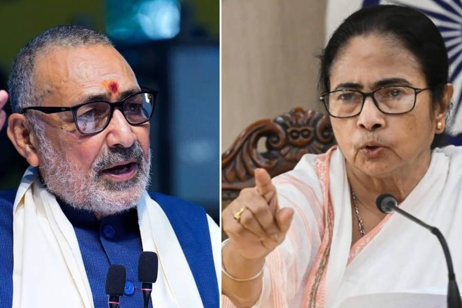 Union Minsiter Giriraj Singh slams Mamata Banerjee over Bangladeshi infiltration