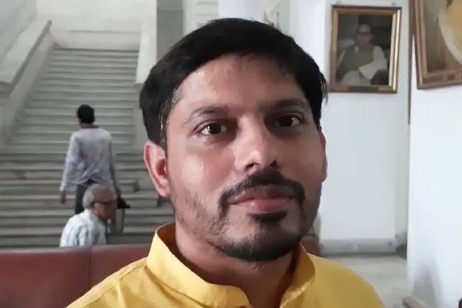 Son of Arjun Singh and BJP MLA Pawan Singh skips attending CID for two days