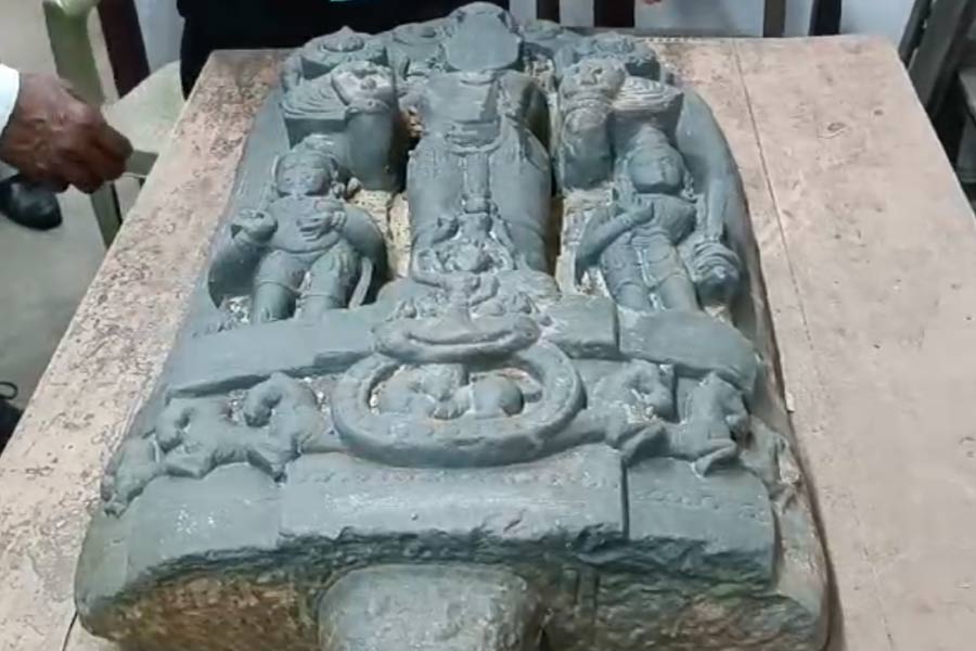 Historic statue of Pal-Sen era recovered from picnic spot in Raina, Burdwan