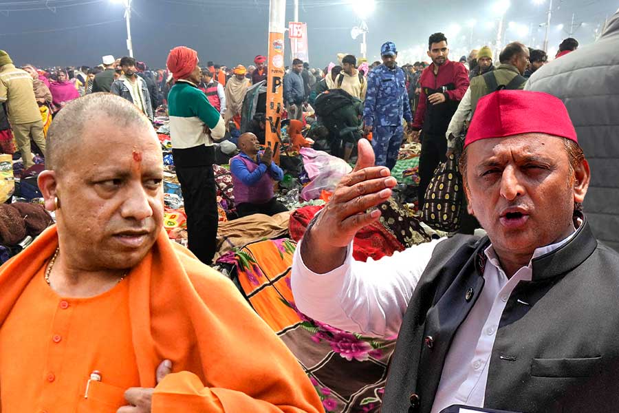 Akhilesh Yadav Criticize Yogi Adityanath for Maha Kumbh security