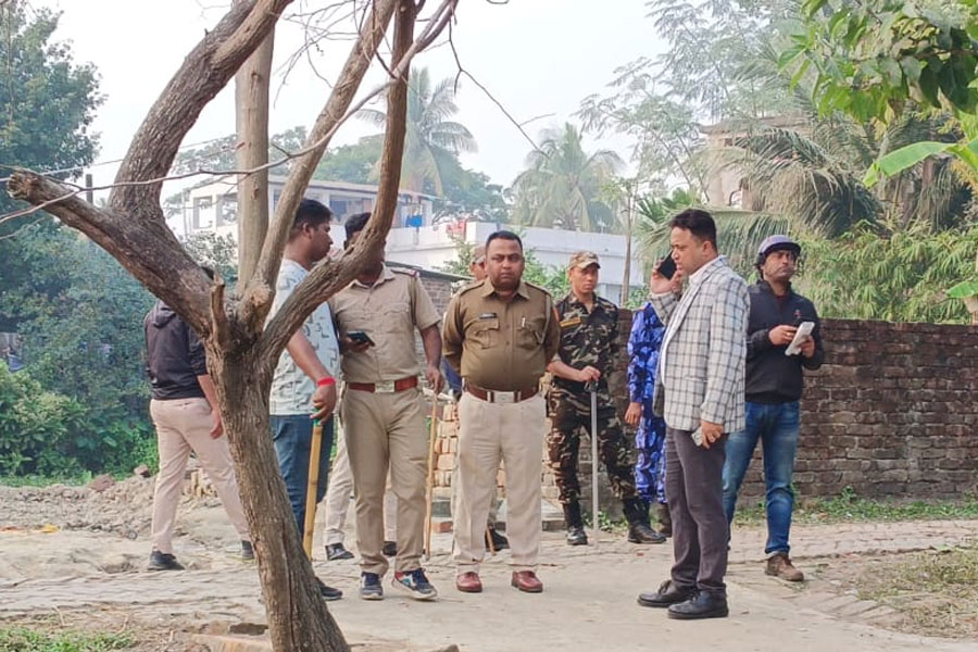 Bombing, fire in a village of Baruipur due to land dispute