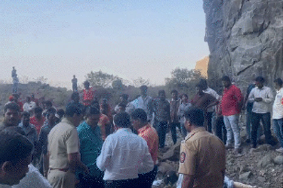 Maharashtra honour killing, Brother pushes minor cousin off 500 ft high cliff