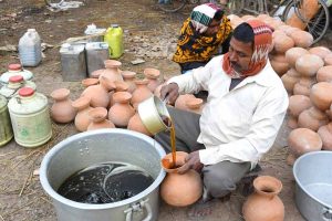 There is a authentic nolen gur market in Nadia